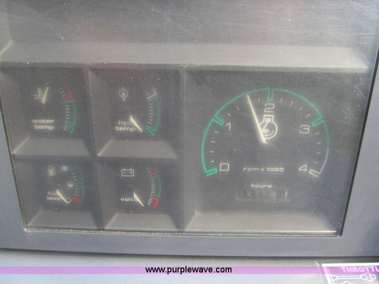 image for item H8873 2002 Case 560 trencher