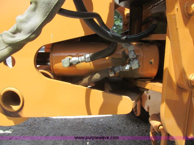 image for item H8873 2002 Case 560 trencher