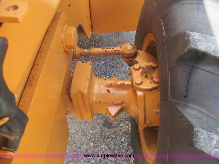 image for item H8873 2002 Case 560 trencher