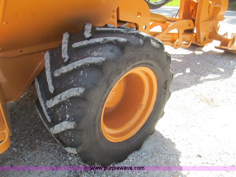 image for item H8873 2002 Case 560 trencher