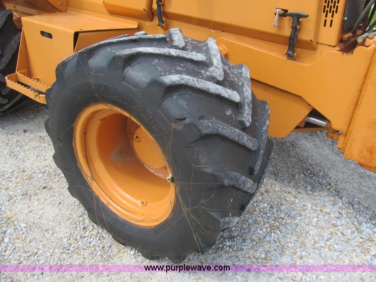 image for item H8873 2002 Case 560 trencher