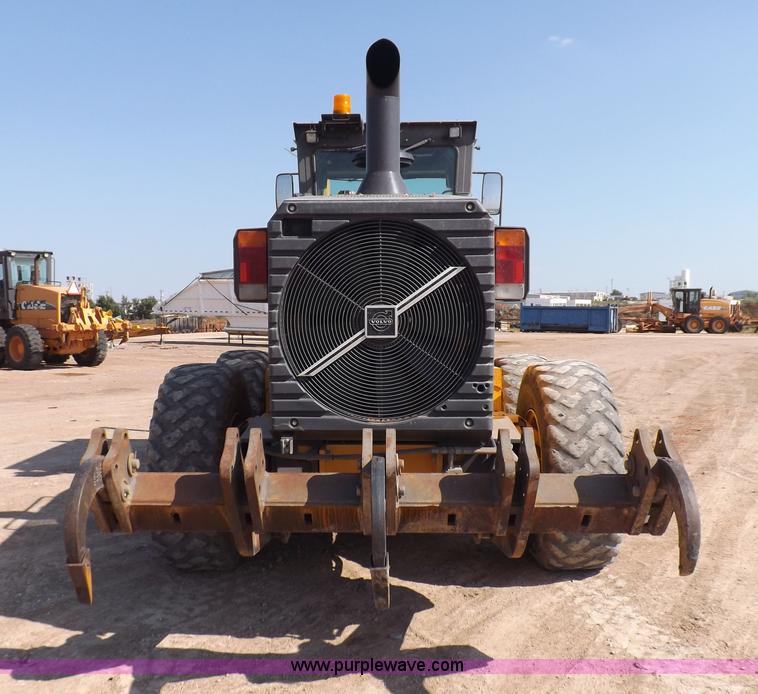 image for item H9188 2005 Volvo G720B articulated motor grader