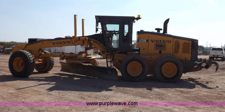 image for item H9188 2005 Volvo G720B articulated motor grader