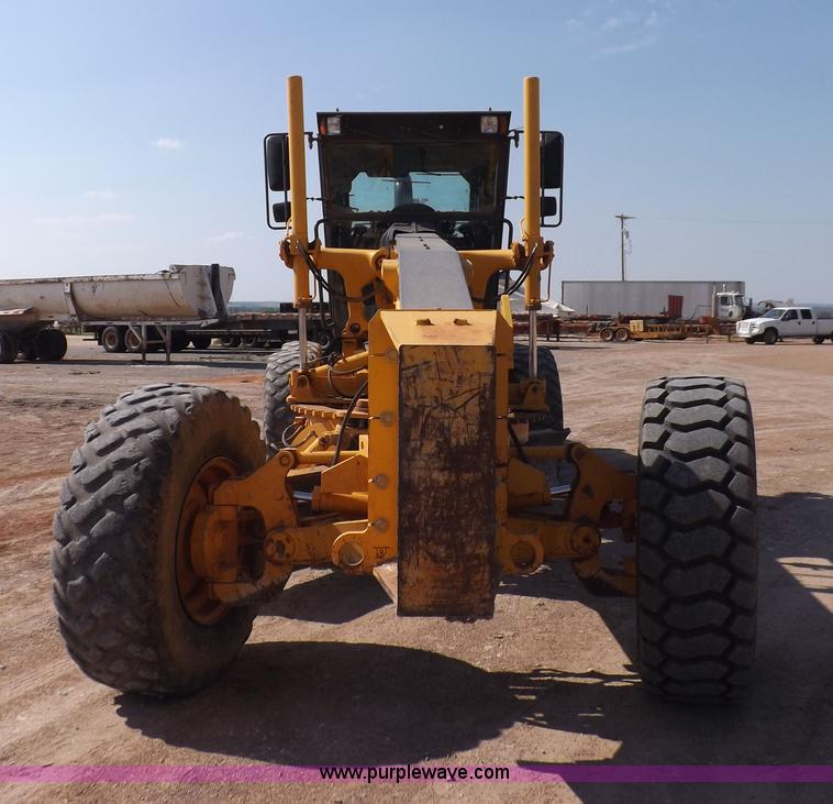 image for item H9188 2005 Volvo G720B articulated motor grader