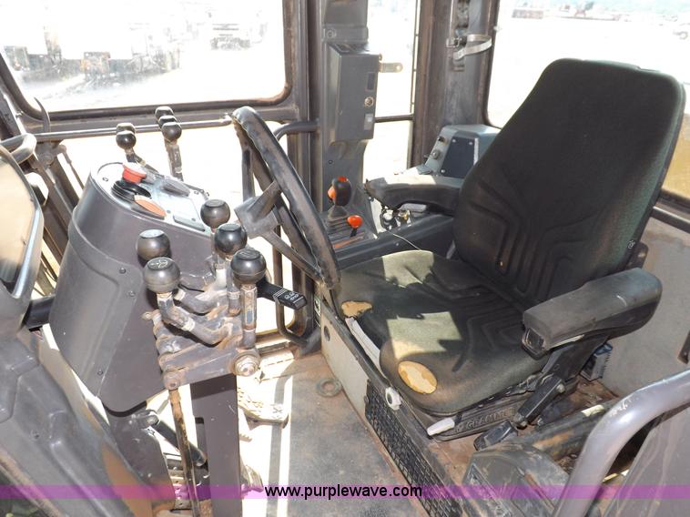 image for item H9188 2005 Volvo G720B articulated motor grader