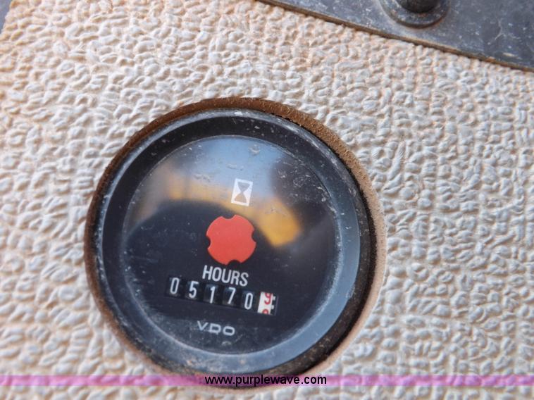 image for item H9188 2005 Volvo G720B articulated motor grader