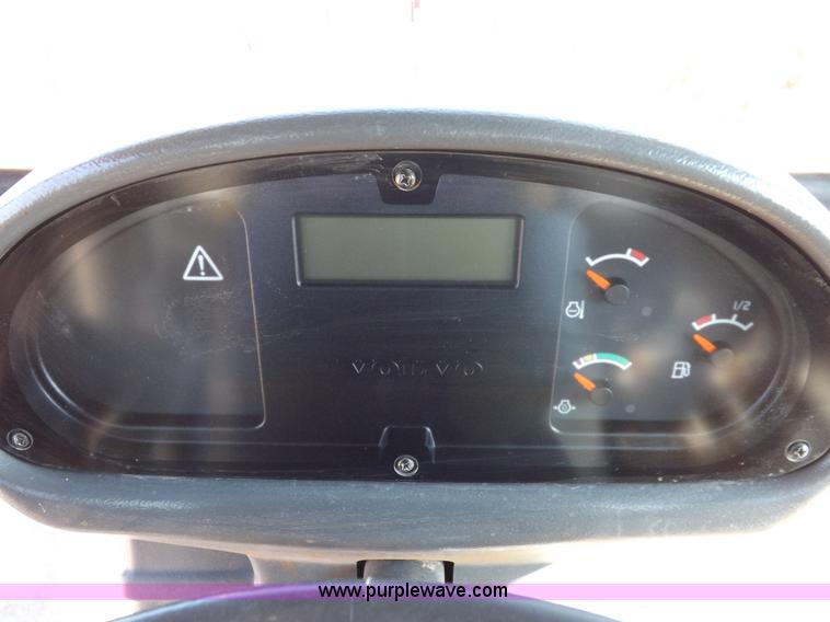 image for item H9188 2005 Volvo G720B articulated motor grader