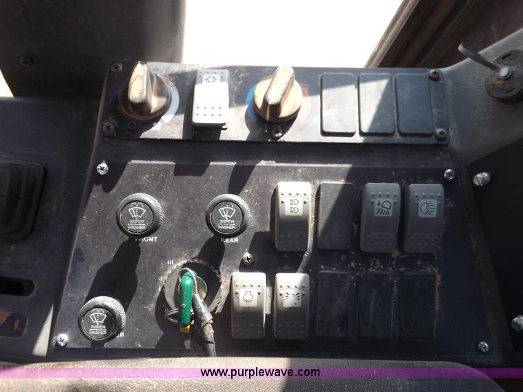 image for item H9188 2005 Volvo G720B articulated motor grader