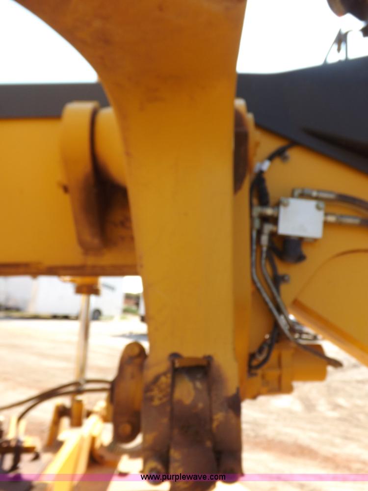 image for item H9188 2005 Volvo G720B articulated motor grader