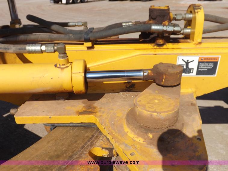 image for item H9188 2005 Volvo G720B articulated motor grader
