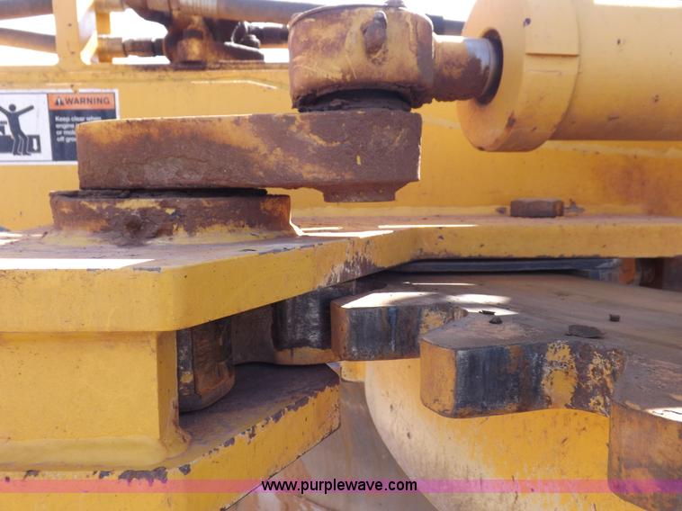 image for item H9188 2005 Volvo G720B articulated motor grader