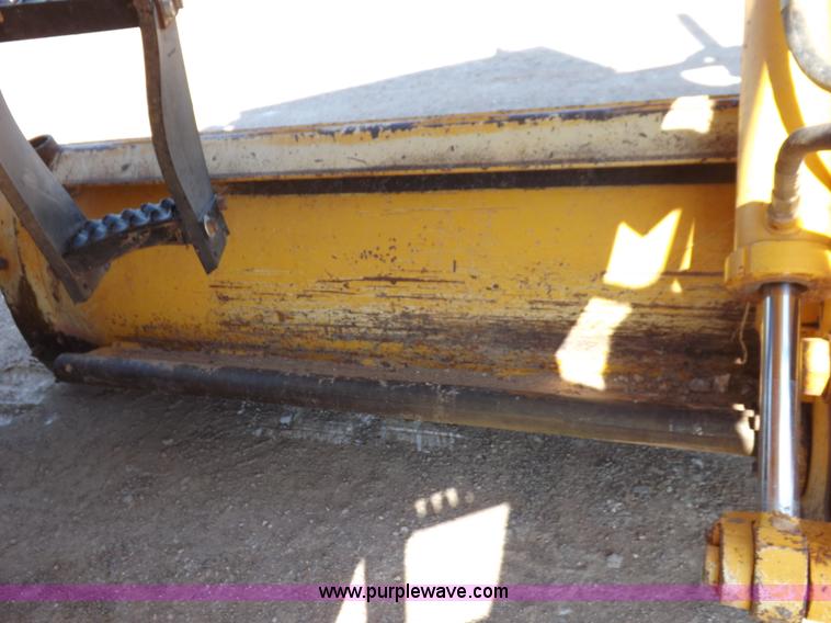 image for item H9188 2005 Volvo G720B articulated motor grader