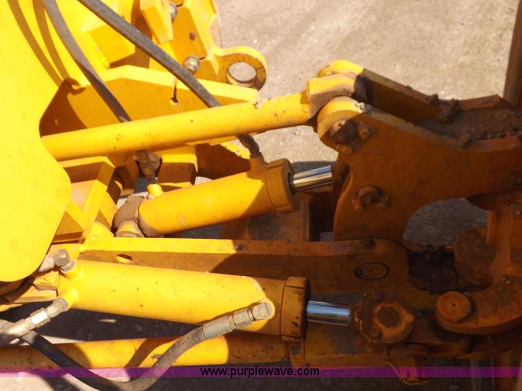 image for item H9188 2005 Volvo G720B articulated motor grader