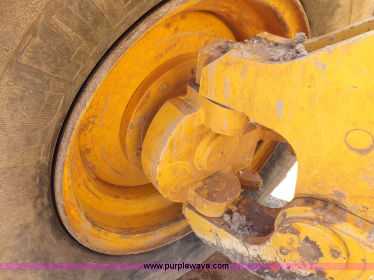 image for item H9188 2005 Volvo G720B articulated motor grader