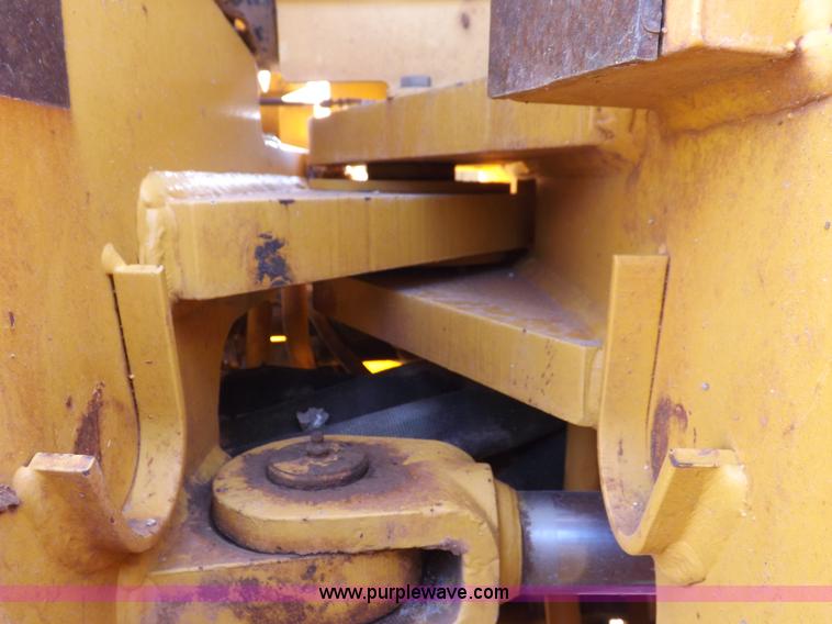 image for item H9188 2005 Volvo G720B articulated motor grader