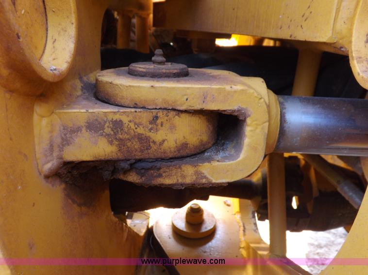 image for item H9188 2005 Volvo G720B articulated motor grader