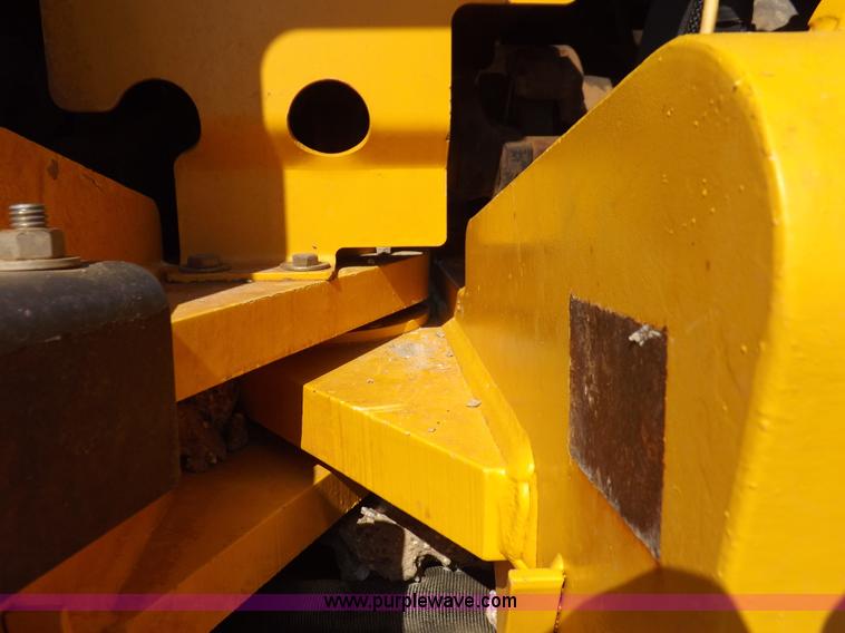 image for item H9188 2005 Volvo G720B articulated motor grader