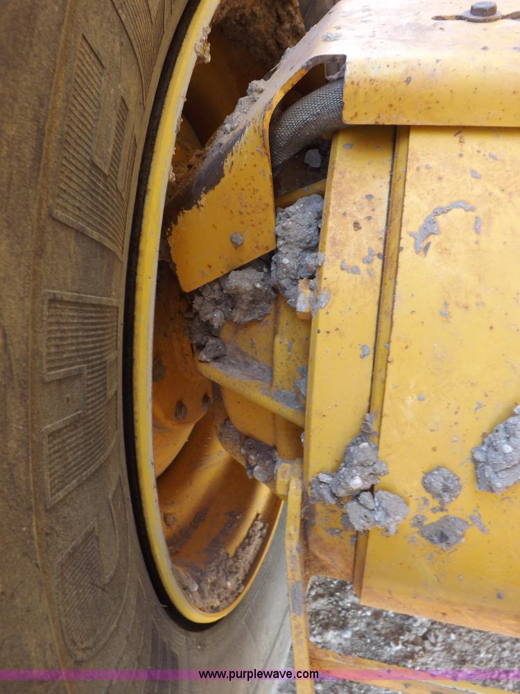 image for item H9188 2005 Volvo G720B articulated motor grader