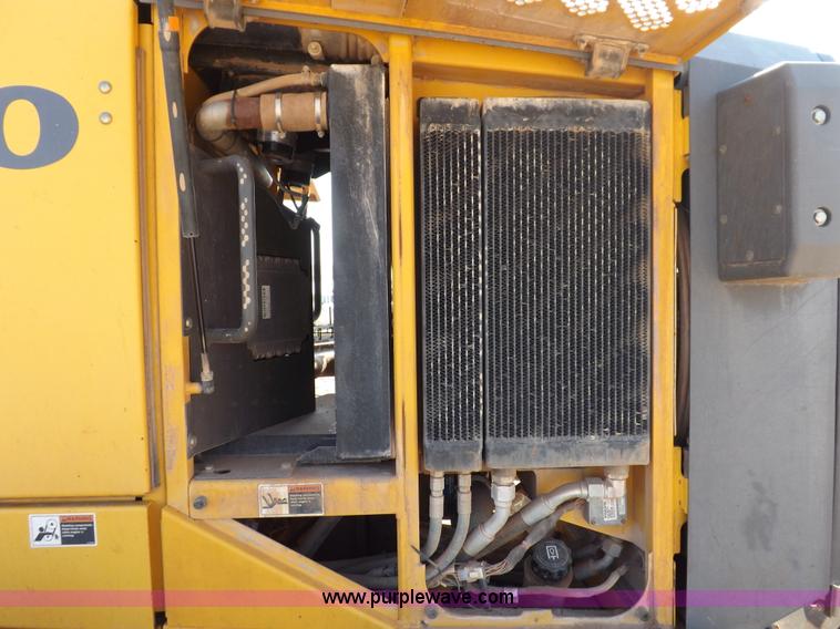 image for item H9188 2005 Volvo G720B articulated motor grader