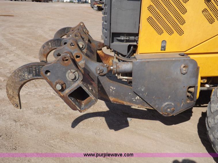 image for item H9188 2005 Volvo G720B articulated motor grader