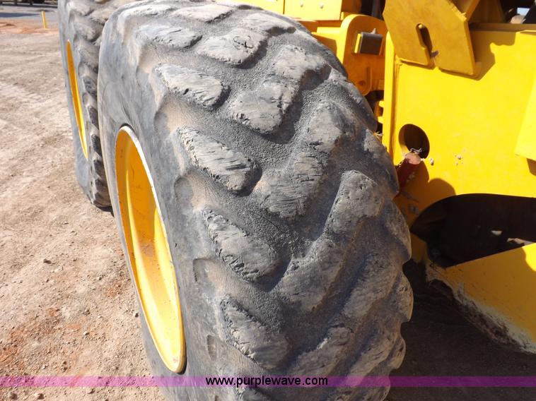 image for item H9188 2005 Volvo G720B articulated motor grader