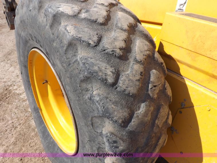 image for item H9188 2005 Volvo G720B articulated motor grader