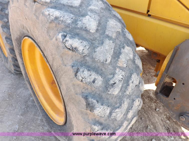 image for item H9188 2005 Volvo G720B articulated motor grader