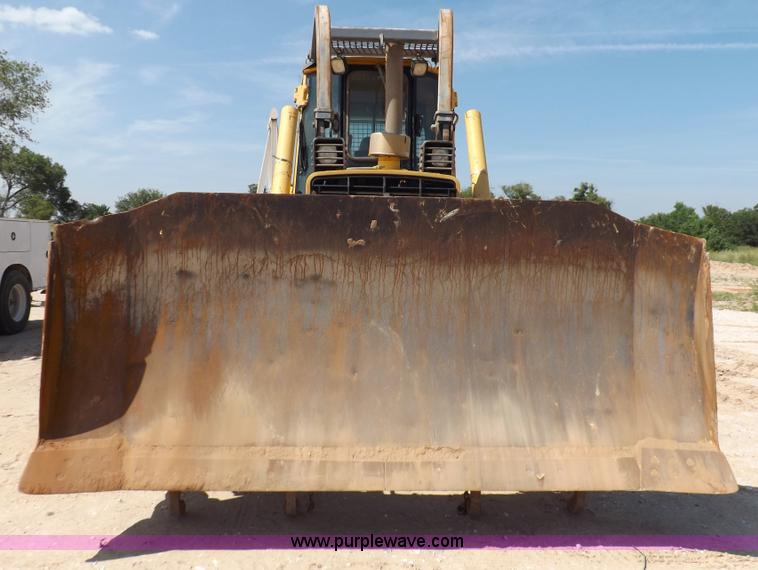 image for item H9196 2000 John Deere 850C dozer