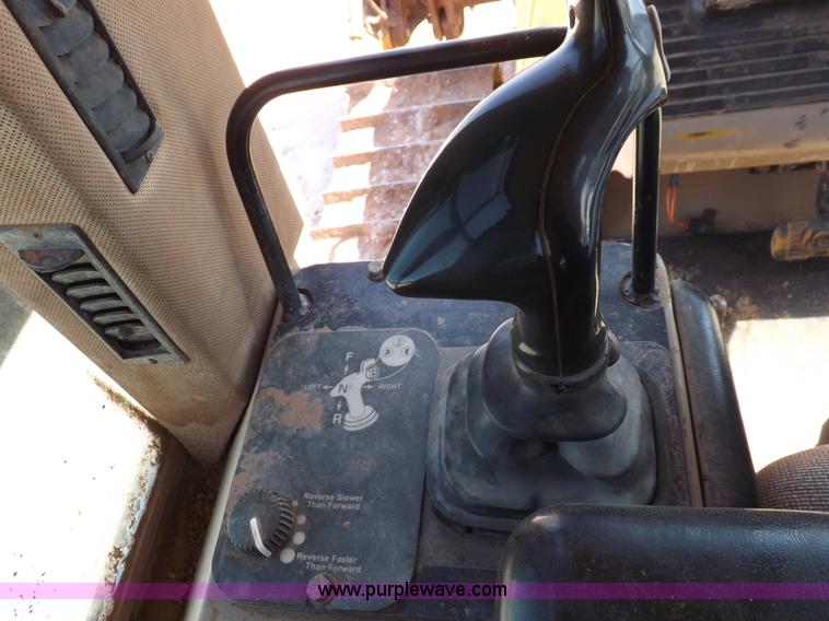 image for item H9196 2000 John Deere 850C dozer