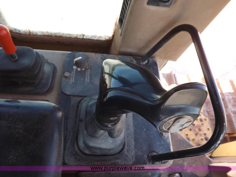 image for item H9196 2000 John Deere 850C dozer