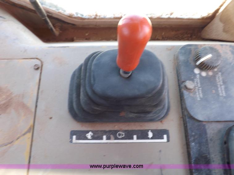 image for item H9196 2000 John Deere 850C dozer