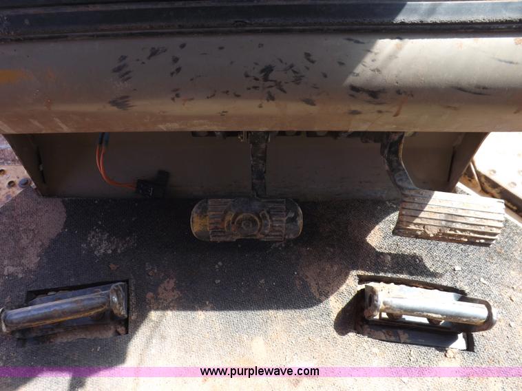 image for item H9196 2000 John Deere 850C dozer