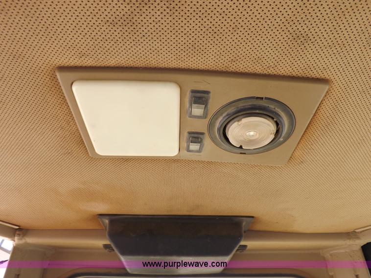 image for item H9196 2000 John Deere 850C dozer