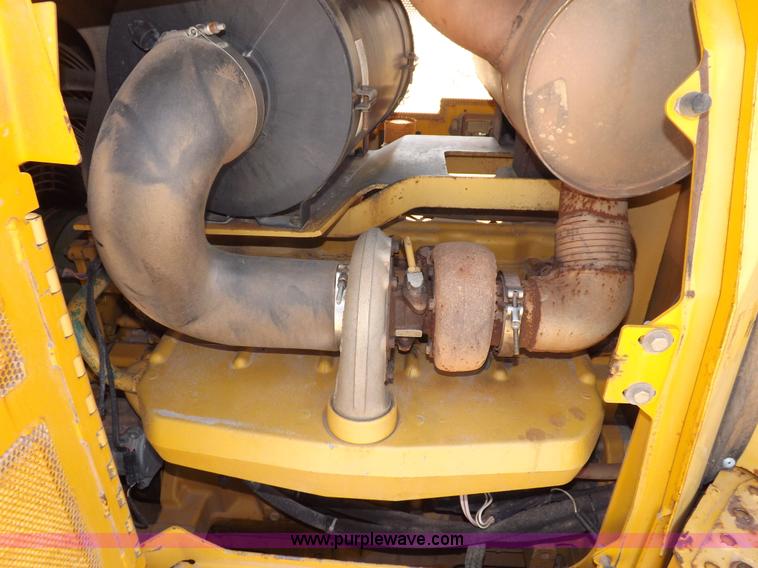 image for item H9196 2000 John Deere 850C dozer