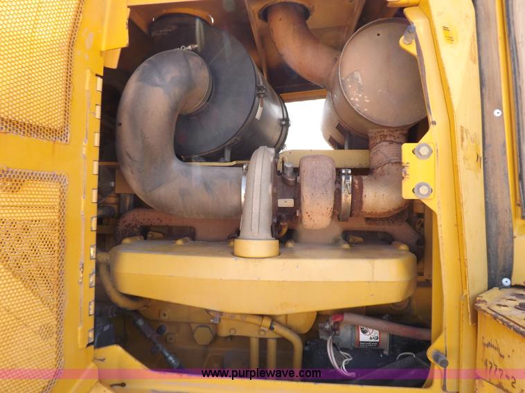 image for item H9196 2000 John Deere 850C dozer