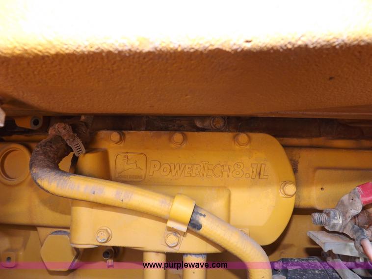 image for item H9196 2000 John Deere 850C dozer