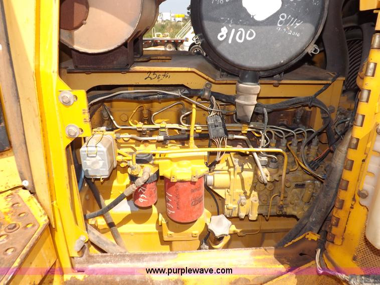 image for item H9196 2000 John Deere 850C dozer