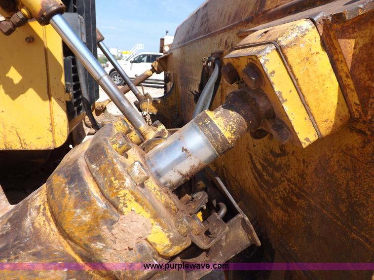 image for item H9196 2000 John Deere 850C dozer