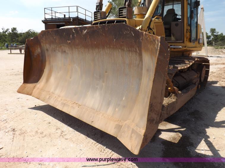 image for item H9196 2000 John Deere 850C dozer