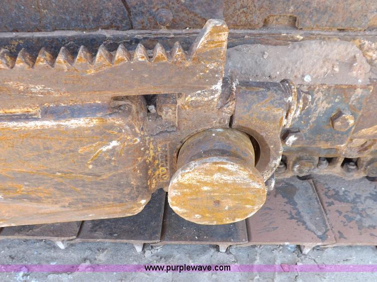 image for item H9196 2000 John Deere 850C dozer