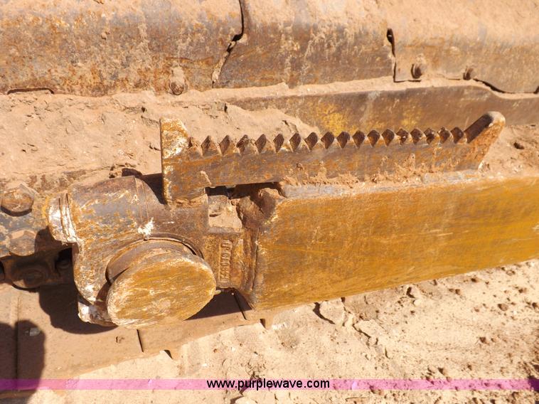 image for item H9196 2000 John Deere 850C dozer