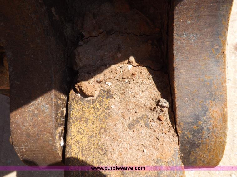 image for item H9196 2000 John Deere 850C dozer