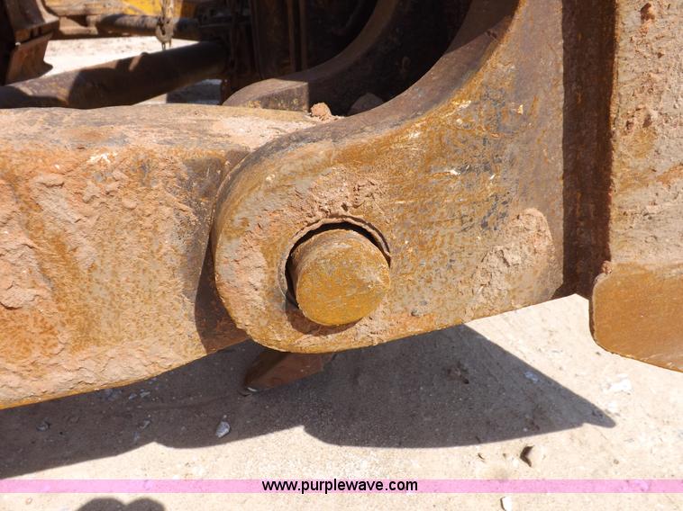 image for item H9196 2000 John Deere 850C dozer