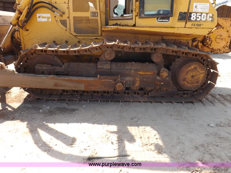 image for item H9196 2000 John Deere 850C dozer