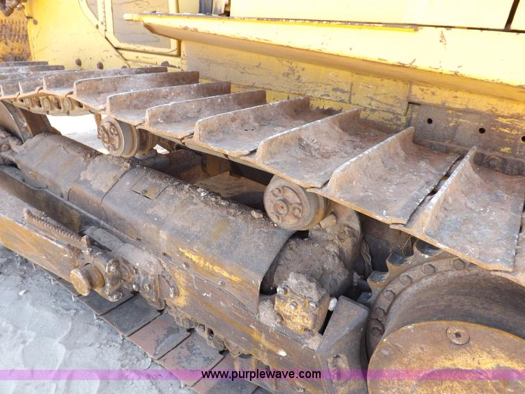 image for item H9196 2000 John Deere 850C dozer