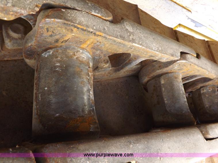 image for item H9196 2000 John Deere 850C dozer