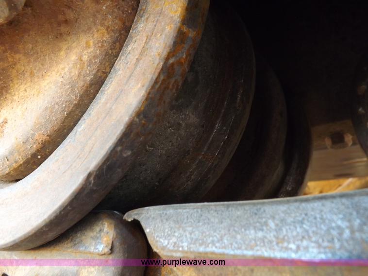 image for item H9196 2000 John Deere 850C dozer