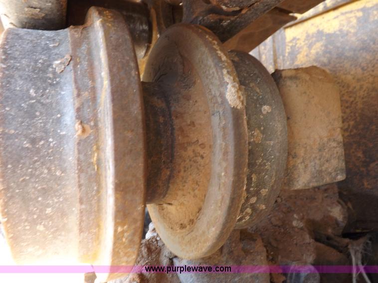 image for item H9196 2000 John Deere 850C dozer