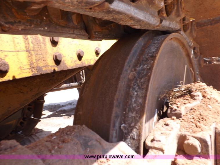 image for item H9196 2000 John Deere 850C dozer