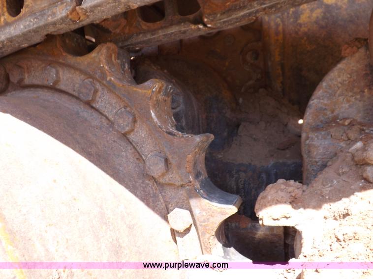 image for item H9196 2000 John Deere 850C dozer